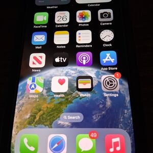 Apple iPhone 13 UNLOCKED - 128GB - BLACK - GOOD BATTERY HEALTH - BARELY USED.